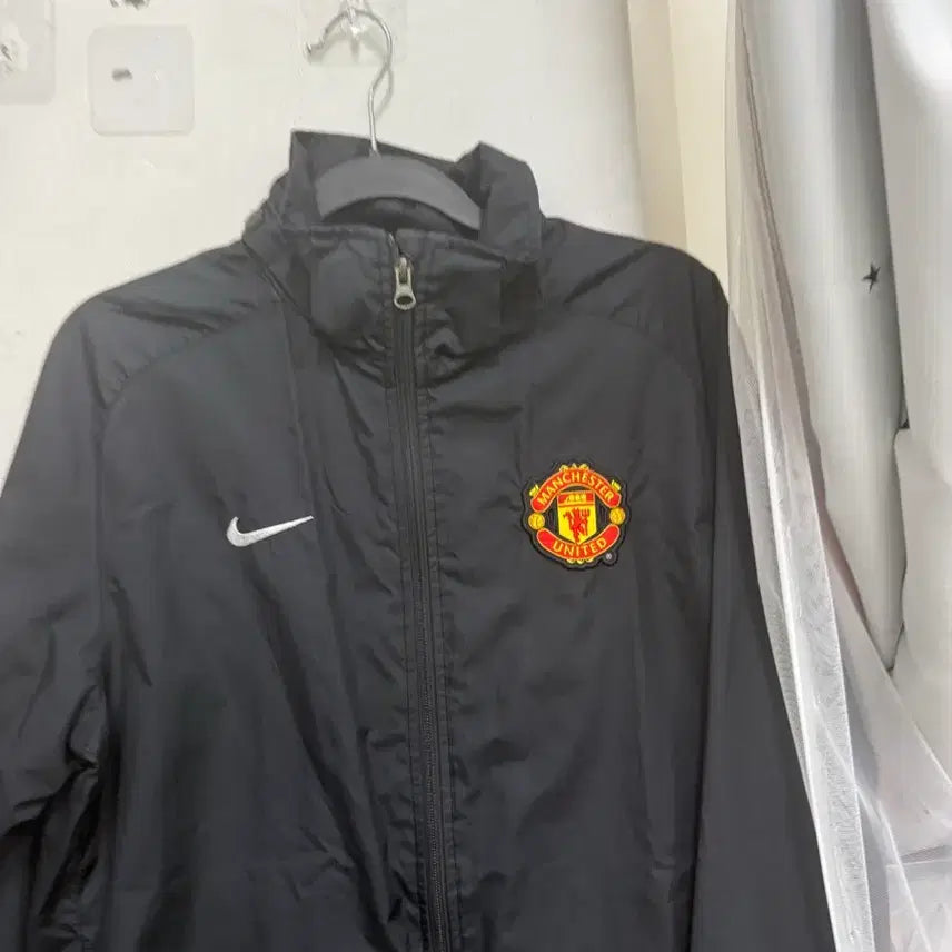 [BUNJANG] Nike Manchester United Storm-FIT Black Windbreaker Jacket / 나이키 맨유 스톰핏 블랙 바람막이 자켓