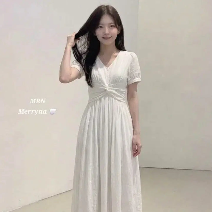 [BUNJANG] Merryna Shirring Bean Button Flare Long Dress / (청순/여성스러움) 셔링 콩단추 플레어 롱 원피스 2color
