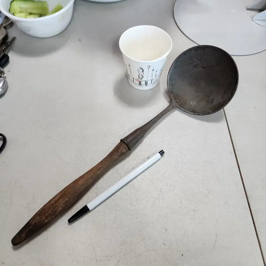 [BUNJANG] Vintage European Kitchen Utensil / 유럽에서온 옛날 주방도구 지름9.7cm기장34.5cm  10000원