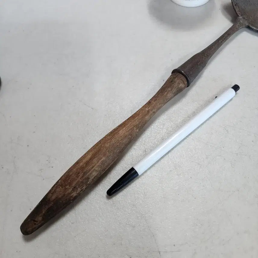 [BUNJANG] Vintage European Kitchen Utensil / 유럽에서온 옛날 주방도구 지름9.7cm기장34.5cm  10000원
