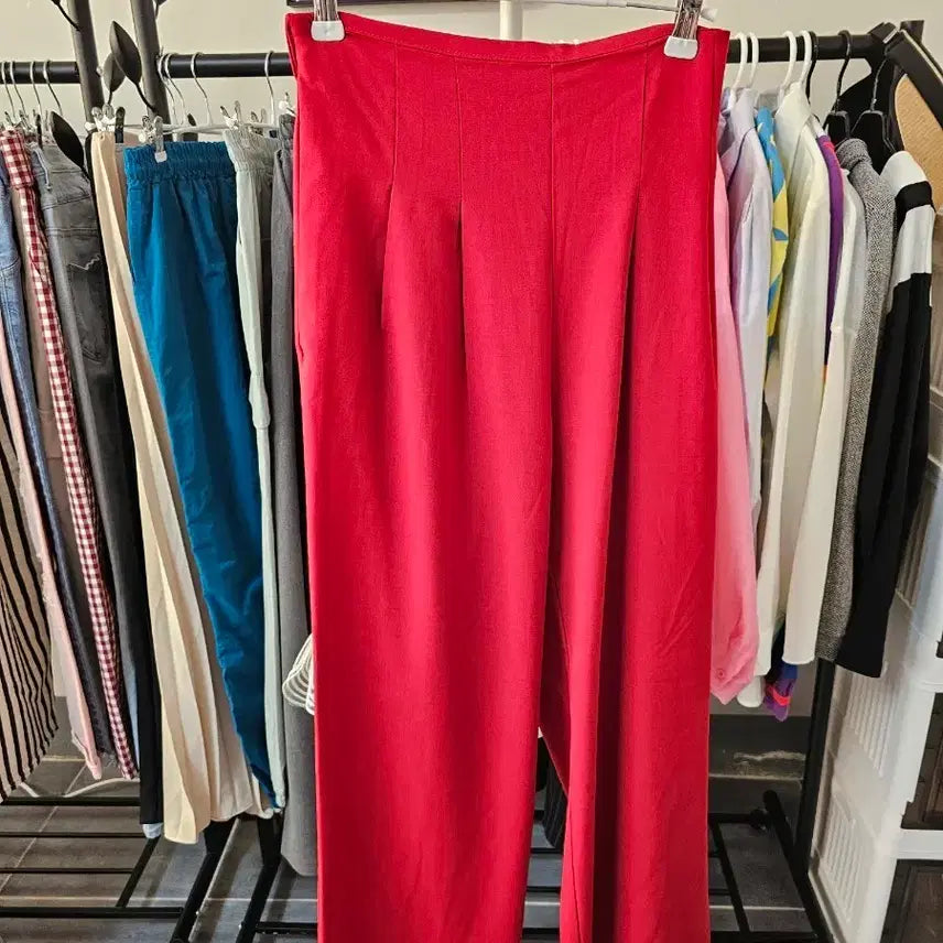 [SOLD OUT] 레드 와이드 플리츠 팬츠
