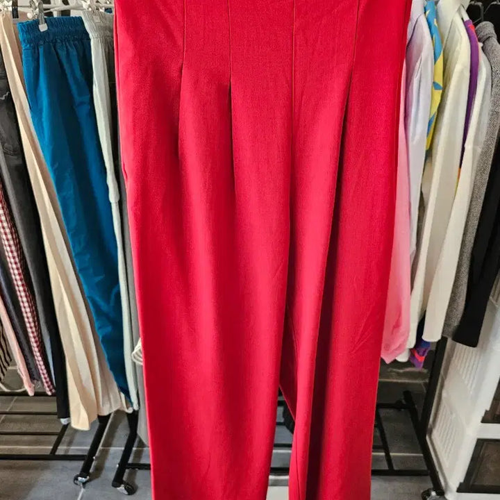 [SOLD OUT] 레드 와이드 플리츠 팬츠
