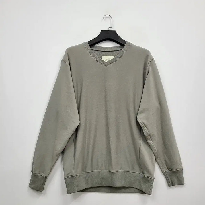 [BUNJANG] Matisse The Curator V-Neck Sweatshirt Grey / 마티스 더 큐레이터 V넥 맨투맨 회색/1/앨리스/1198
