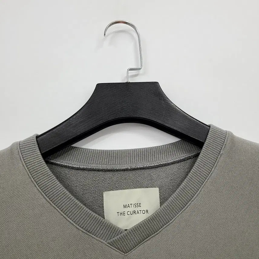 [BUNJANG] Matisse The Curator V-Neck Sweatshirt Grey / 마티스 더 큐레이터 V넥 맨투맨 회색/1/앨리스/1198