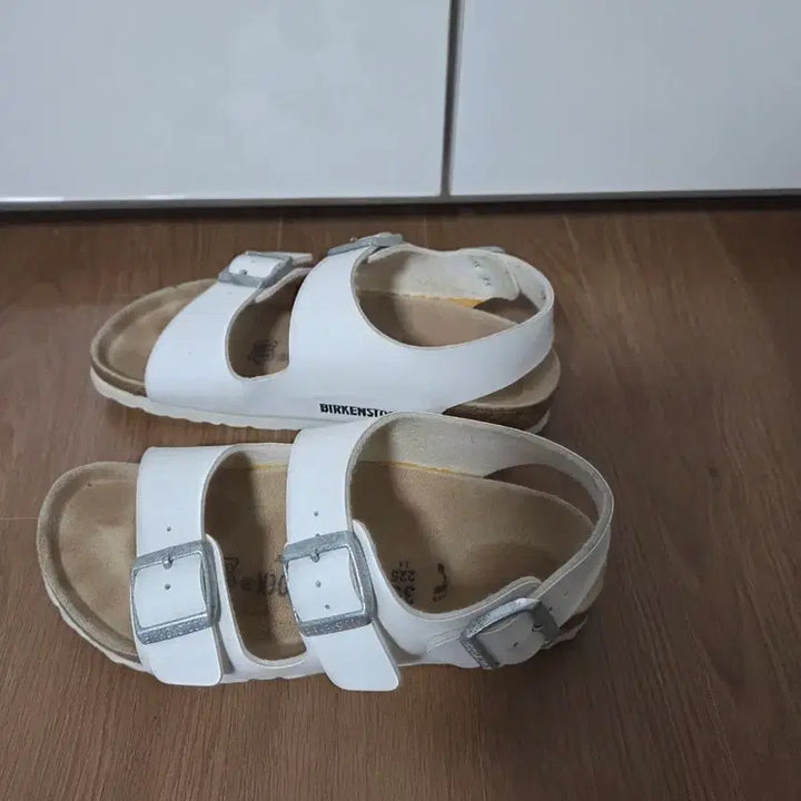 [BUNJANG] Birkenstock Milano White Sandals / 버켄스탁 밀라노 화이트 샌들