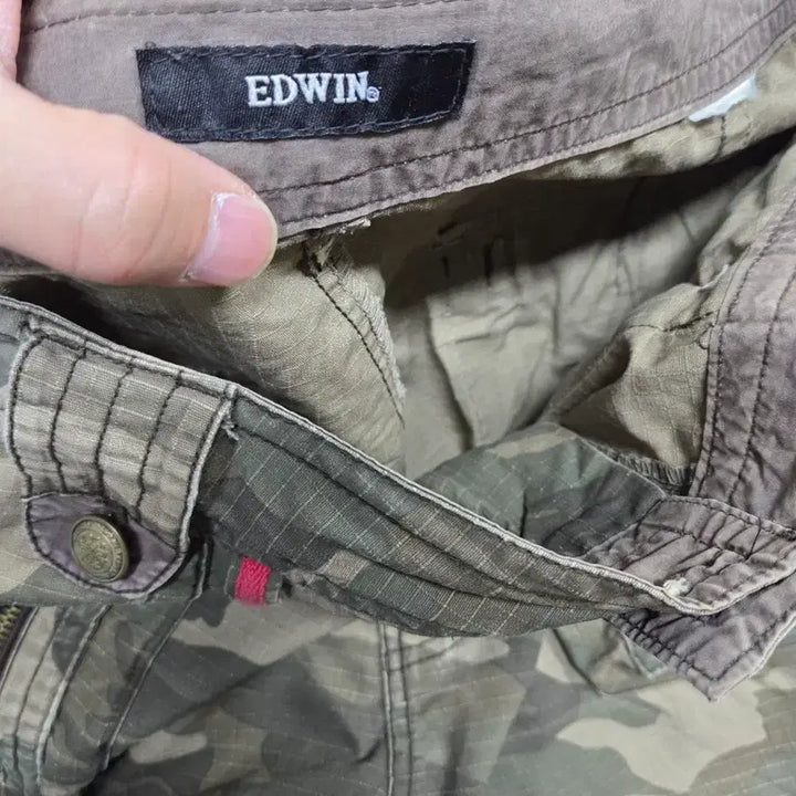 [BUNJANG] Edwin Old School Vintage Lip Star Multi-Pocket Camo Cargo Shorts / 에드윈 올드스쿨 빈티지 립스타 멀티포켓 카모 카고반바지 34 35