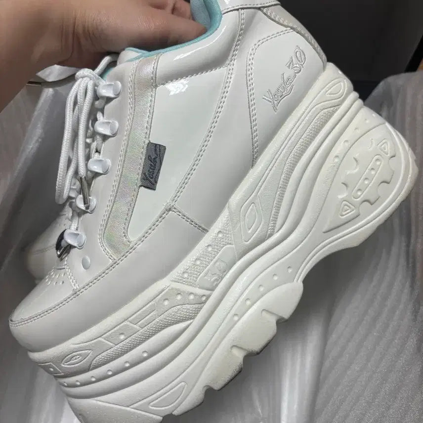 [BUNJANG] Yosuke Platform Sneakers White 11cm / 요스케 통굽 운동화 11센치 화이트 240 판매합니다!