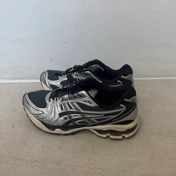 [BUNJANG] ASICS Gel-Kayano 14 Carrier Grey Black Sneakers 250 / 아식스 언리미티드 젤 카야노 14 캐리어 그레이 블랙 250