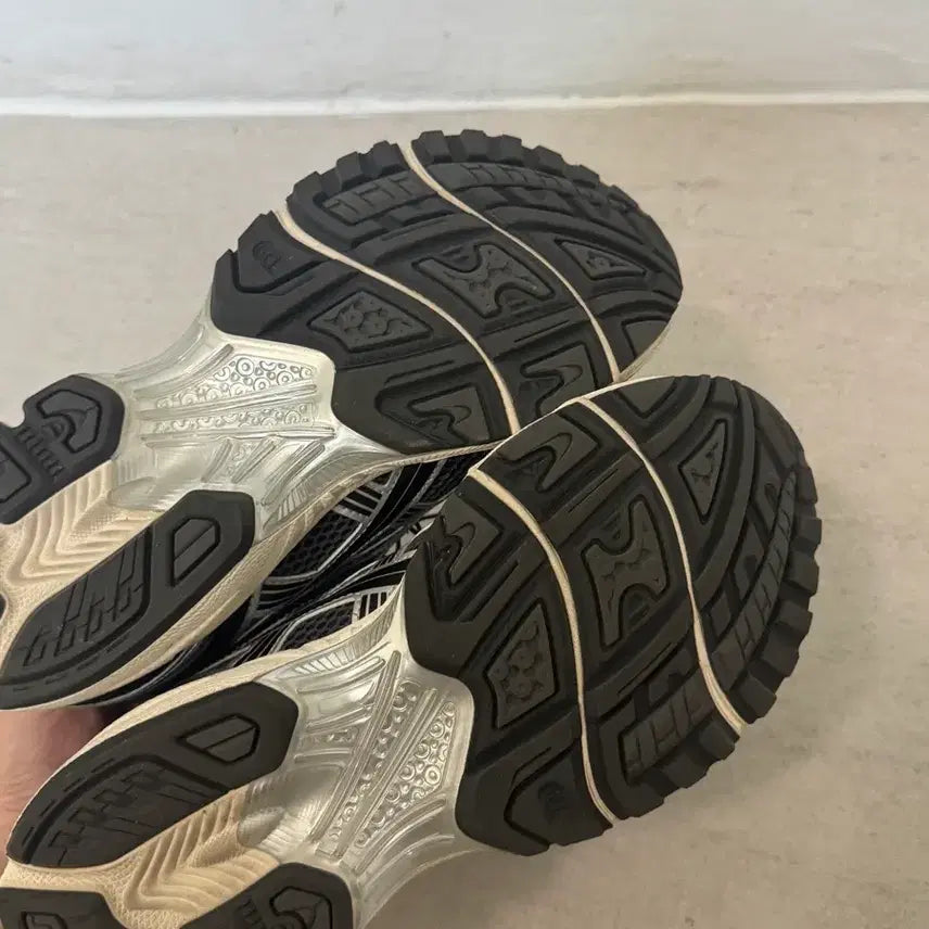 [BUNJANG] ASICS Gel-Kayano 14 Carrier Grey Black Sneakers 250 / 아식스 언리미티드 젤 카야노 14 캐리어 그레이 블랙 250