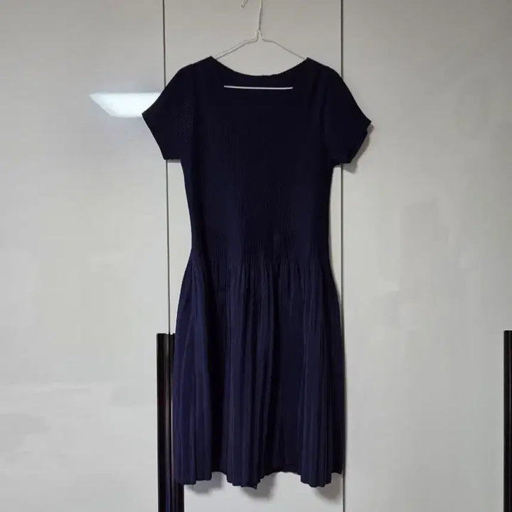 [BUNJANG] Navy Pleated Short-Sleeve Dress / 네이비 플리츠 반팔 원피스