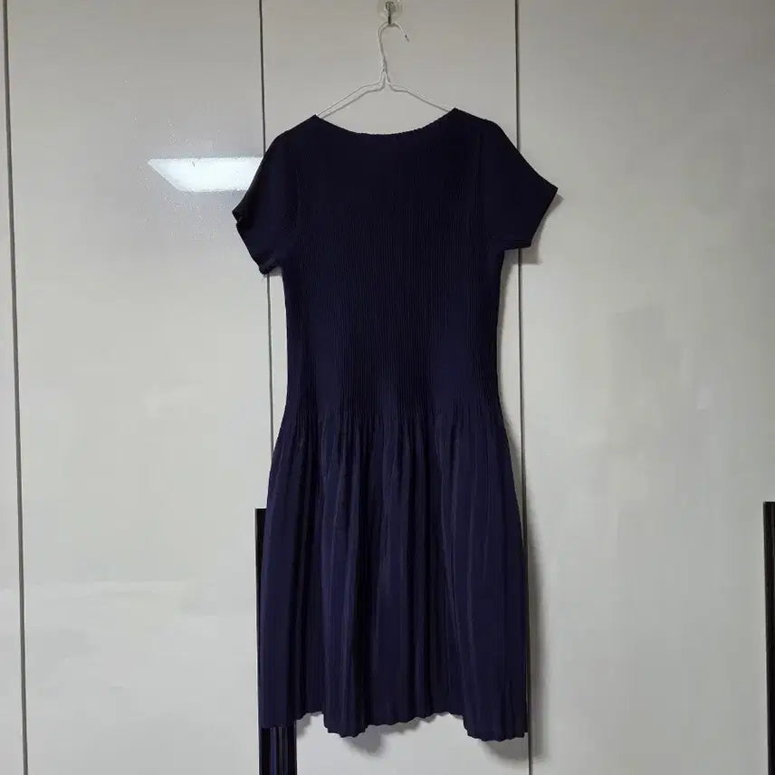 [BUNJANG] Navy Pleated Short-Sleeve Dress / 네이비 플리츠 반팔 원피스