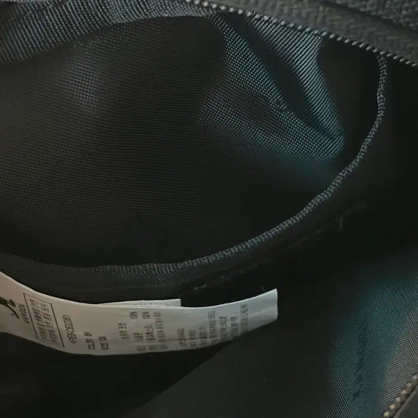 [BUNJANG] Kangol Black Mini Crossbody Bag / 새상품급)) 캉골 블랙 미니 크로스백 가방 체험학습 휴대폰가방지갑