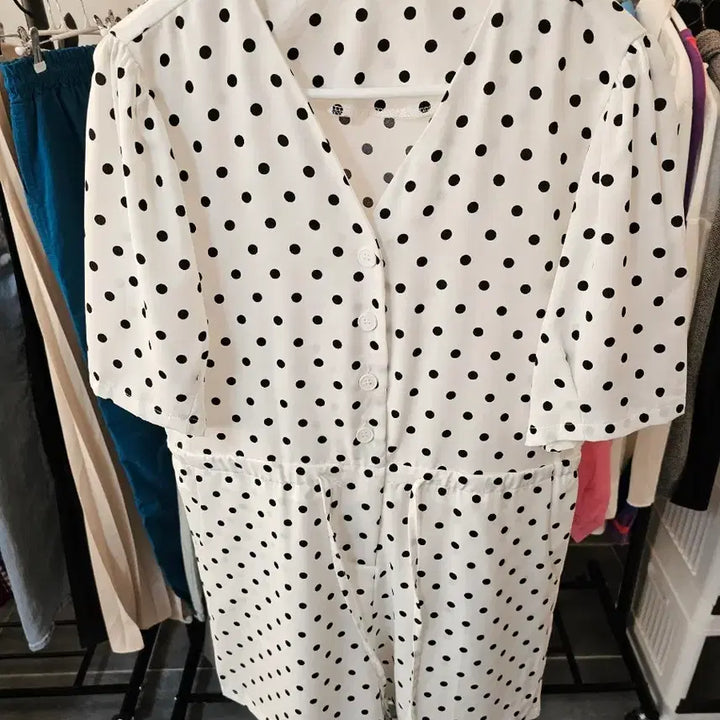 [BUNJANG] White Black Dot Short Sleeve Mini Jumpsuit / 화이트 블랙 도트 반팔 미니 점프수트