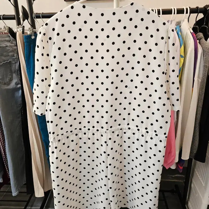 [BUNJANG] White Black Dot Short Sleeve Mini Jumpsuit / 화이트 블랙 도트 반팔 미니 점프수트