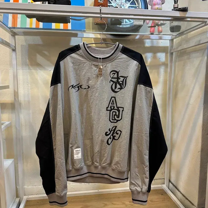 [BUNJANG] azo by azo Total Logo Nylon Sweatshirt Light Grey / 아조바이아조 라이트 그레이 토탈 로고 나일론 맨투맨