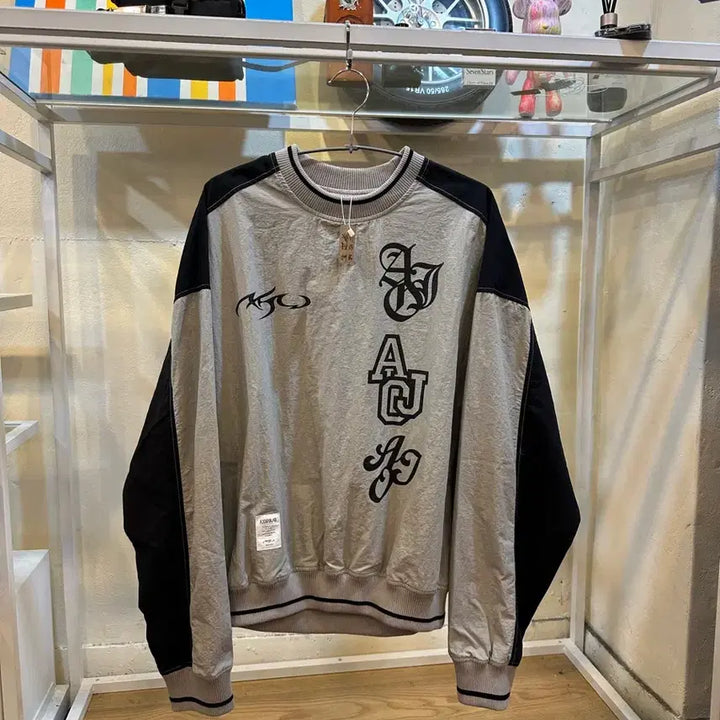 [BUNJANG] azo by azo Total Logo Nylon Sweatshirt Light Grey / 아조바이아조 라이트 그레이 토탈 로고 나일론 맨투맨