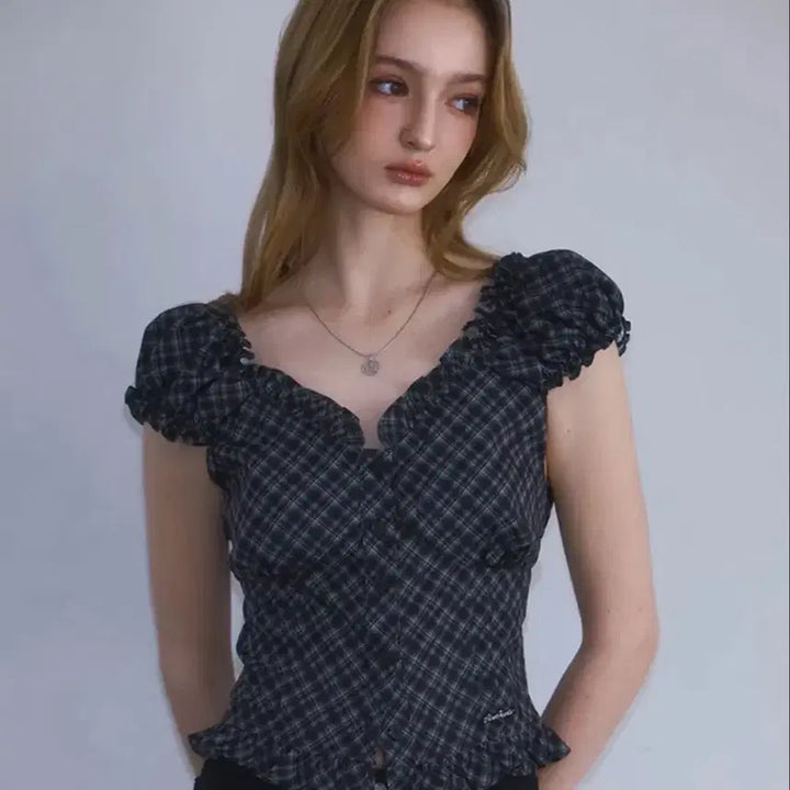 [BUNJANG] Rosy Franc Frill Shirring Sleeveless Top [Black] / 로제프란츠 프릴 셔링 슬리브리스s [Black]