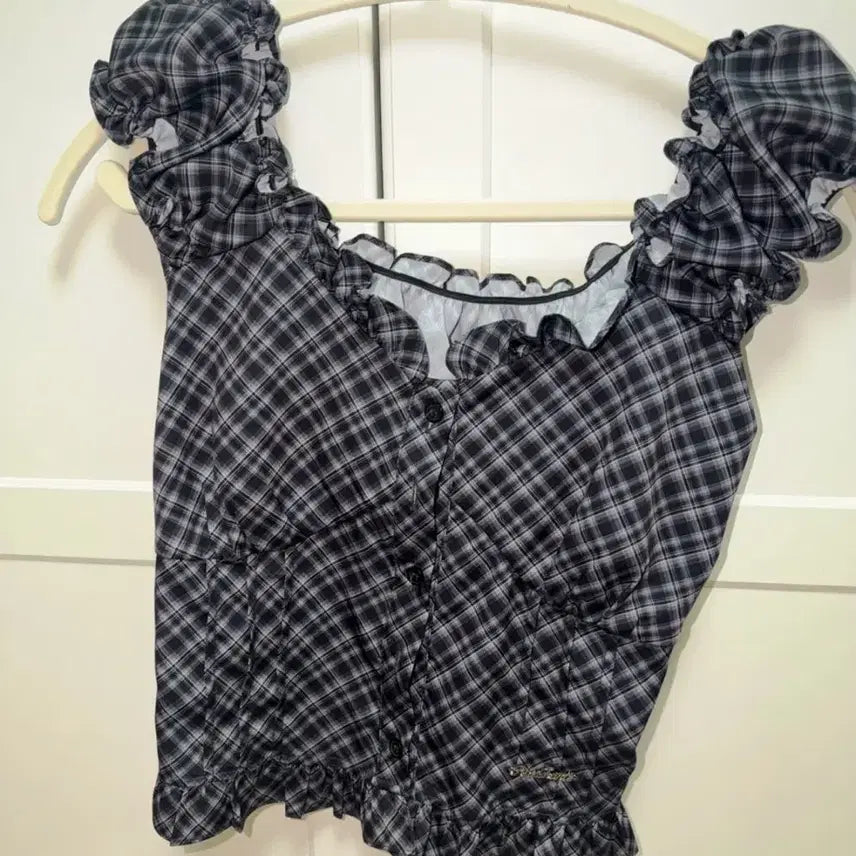 [BUNJANG] Rosy Franc Frill Shirring Sleeveless Top [Black] / 로제프란츠 프릴 셔링 슬리브리스s [Black]