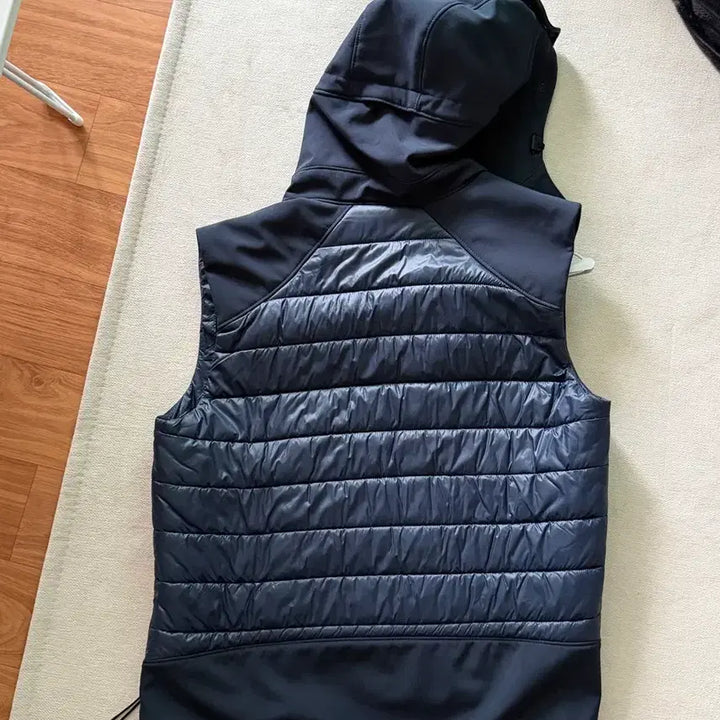 [BUNJANG] CP Company Goggle Hood Padded Vest Navy / CP컴퍼니 고글 후드 패딩 조끼 네이비