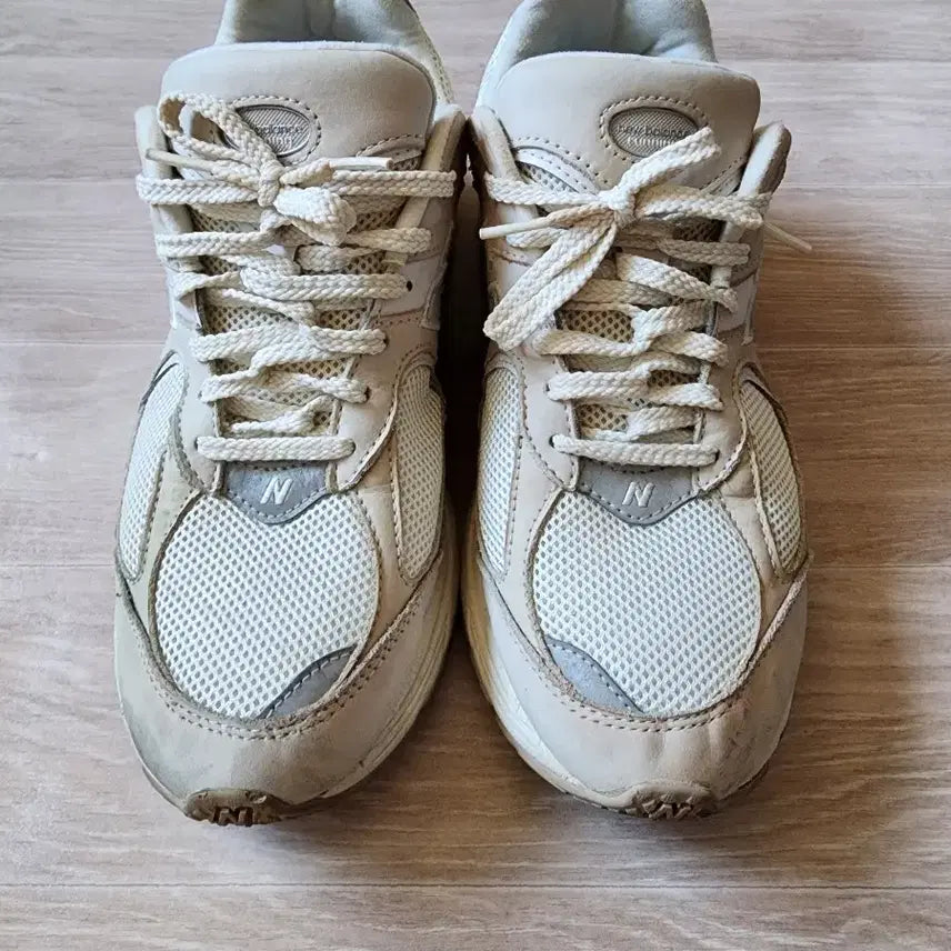 [BUNJANG] New Balance 2002 White Ivory Sneakers / 뉴발란스 2002 화이트 아이보리