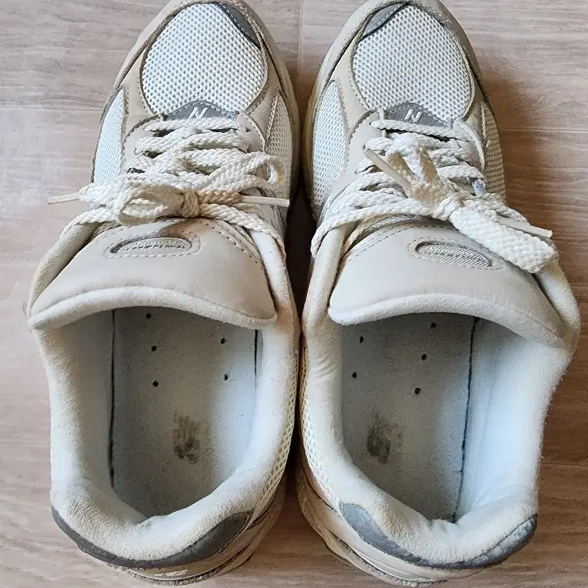 [BUNJANG] New Balance 2002 White Ivory Sneakers / 뉴발란스 2002 화이트 아이보리