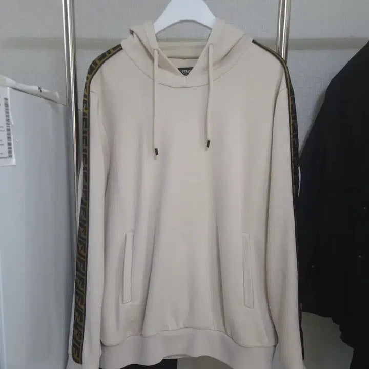 [BUNJANG] Fendi FF Logo Tape Hoodie Ivory Size 50 / [A급/정품] 펜디 FF 로고 테이프 후드티 아이보리 50