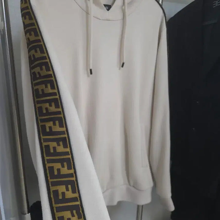 [BUNJANG] Fendi FF Logo Tape Hoodie Ivory Size 50 / [A급/정품] 펜디 FF 로고 테이프 후드티 아이보리 50