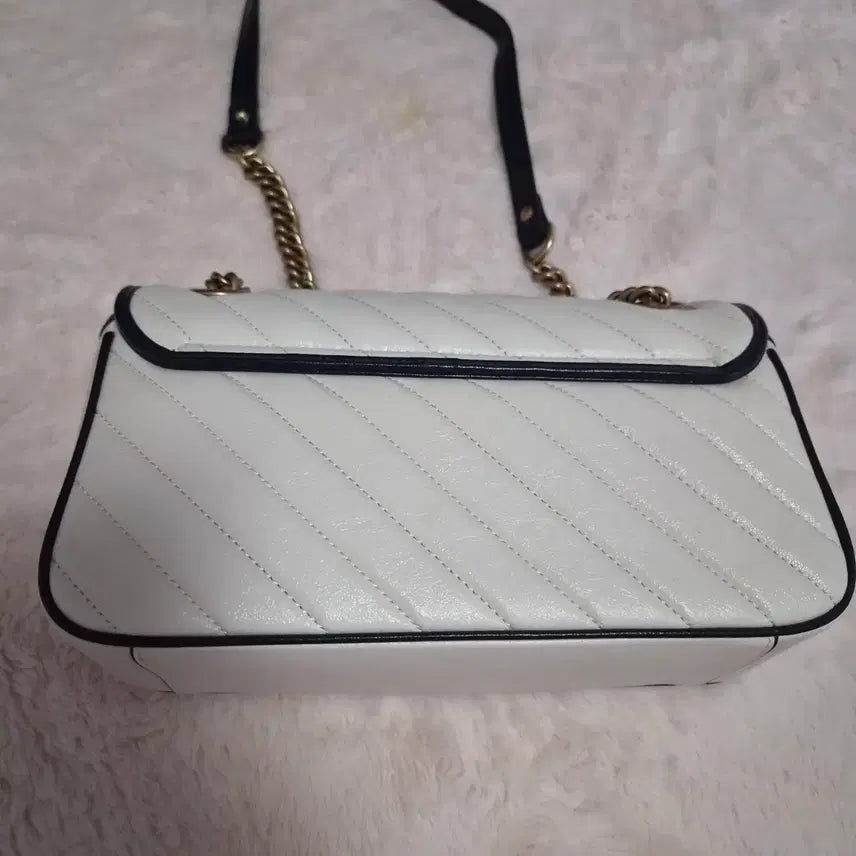 [BUNJANG] Matel White G Chain Shoulder Bag / 마틀 화이트 G 체인 숄더백 새상품