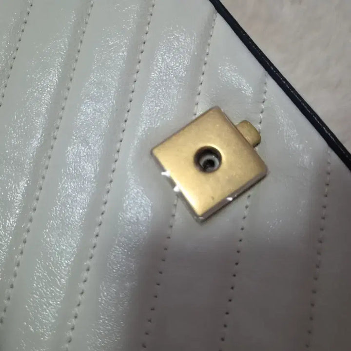 [BUNJANG] Matel White G Chain Shoulder Bag / 마틀 화이트 G 체인 숄더백 새상품