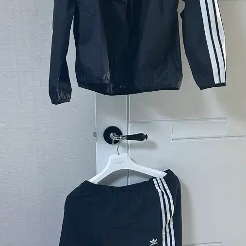 [BUNJANG] Adidas Woven Tracksuit Set (M) - Black / (급쳐)아디다스 츄리닝 운동복 우븐셋트 M 셋트 판매합니다(정품)