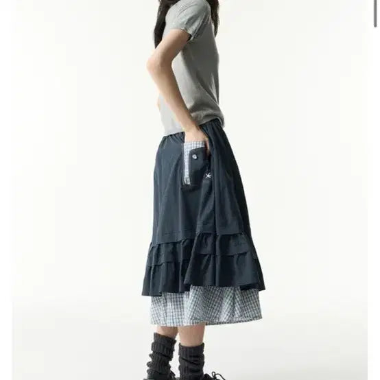 [BUNJANG] The Coldest Moment Check Pintuck Layered Skirt Navy / 더콜디스트모먼트 체크 핀턱 레이어드 스커트