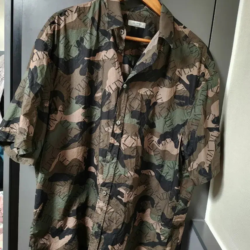 [BUNJANG] Valentino Zigzag VLTN Logo Shirt / 정품 발렌티노 지그재그 VLTN 로고셔츠