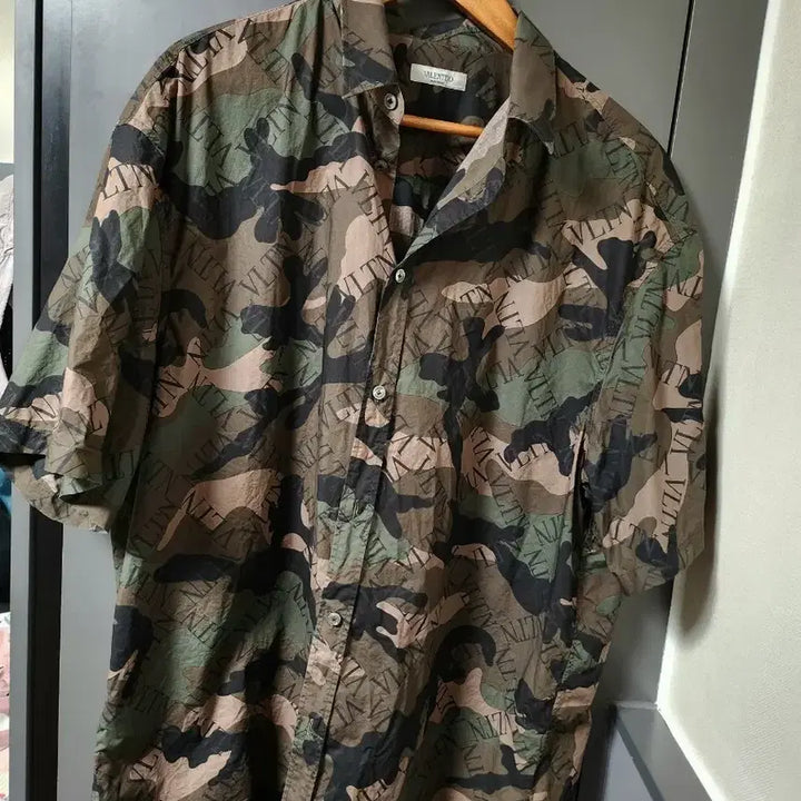 [BUNJANG] Valentino Zigzag VLTN Logo Shirt / 정품 발렌티노 지그재그 VLTN 로고셔츠