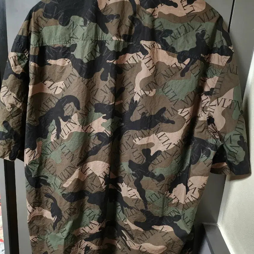 [BUNJANG] Valentino Zigzag VLTN Logo Shirt / 정품 발렌티노 지그재그 VLTN 로고셔츠