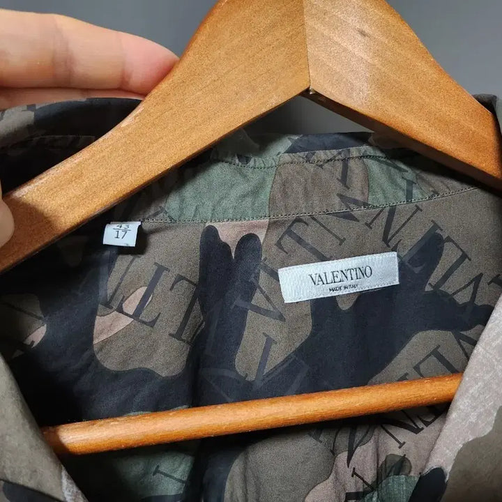 [BUNJANG] Valentino Zigzag VLTN Logo Shirt / 정품 발렌티노 지그재그 VLTN 로고셔츠