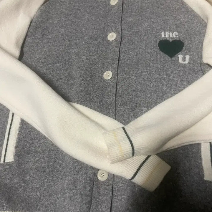 [BUNJANG] Theou Varsity Cardigan / 더오유 바시티가디건 판매합니다