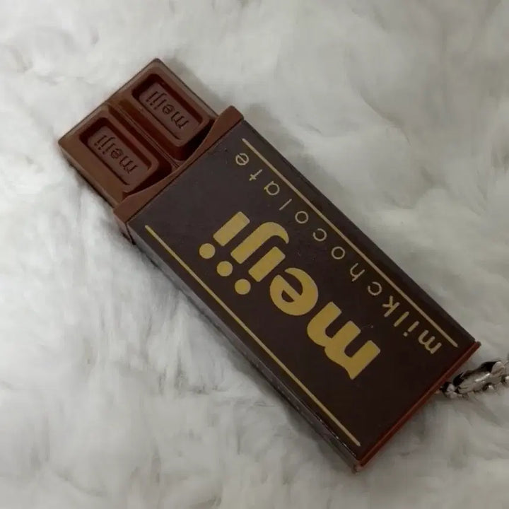 [BUNJANG] Meiji Chocolate Clicker Keycap Fidget Toy / meiji 메이지 초콜릿 딸깍이 클리커 클릭커 키캡 키링 피젯토이