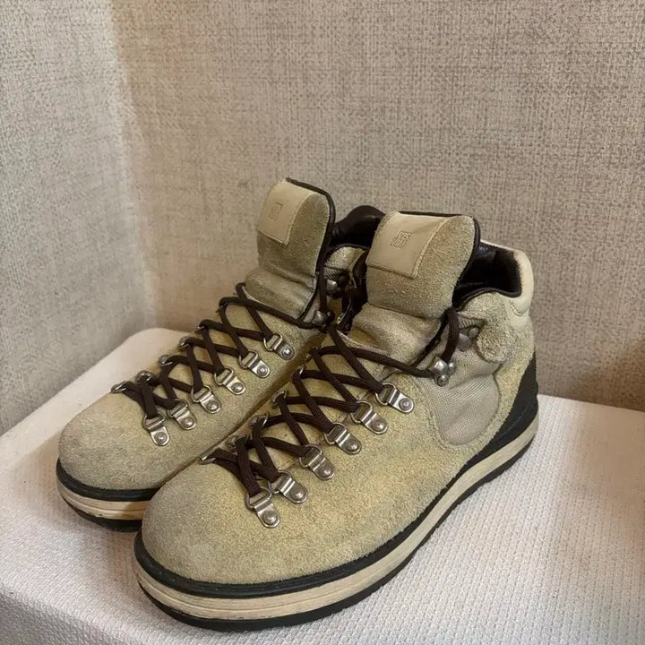 [BUNJANG] Bizbeam Sera Beige Sneakers (Used) / 비즈빔 세라 베이지 275
