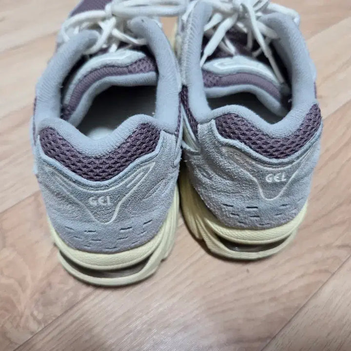 [BUNJANG] Asics Gel-Kayano 14 Sneakers (255mm) / 아식스 젤카야노14 255 팝니다
