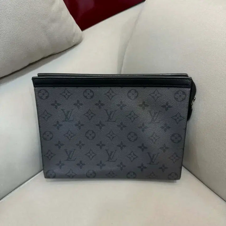 [BUNJANG] Louis Vuitton Voyage MM Monogram Clutch / 루이비통 보야주 MM 모노그램 클러치