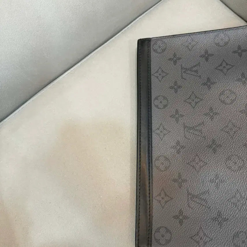 [BUNJANG] Louis Vuitton Voyage MM Monogram Clutch / 루이비통 보야주 MM 모노그램 클러치