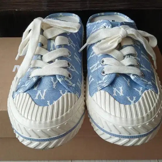 [BUNJANG] MLB Playball Mule Monogram New York Yankees Shoes (260mm) / MLB  플레이볼 뮬 모노그램 뉴욕 양키스(260mm)
