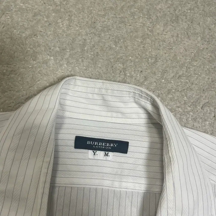 [BUNJANG] Burberry London White Stripe Long Sleeve Shirt / 버버리 런던 화이트 스트라이프 긴팔 셔츠