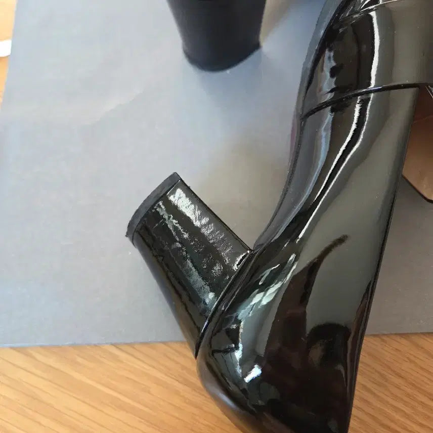 [BUNJANG] Mook Patent Leather Heels - Size 225 / 무크(mook) 애나멜 구두