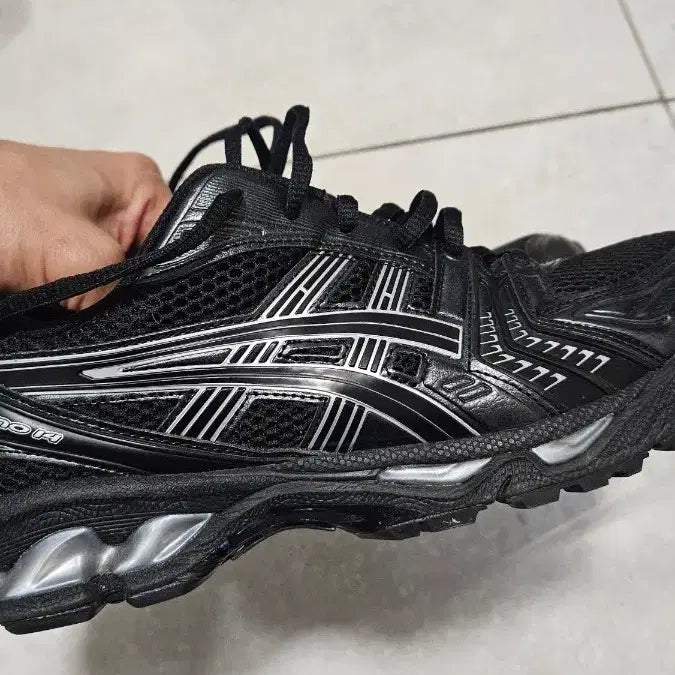 [BUNJANG] Asics Gel-Kayano 14 Black Sneakers (260mm) / 아식스 젤카야노14 블랙 260