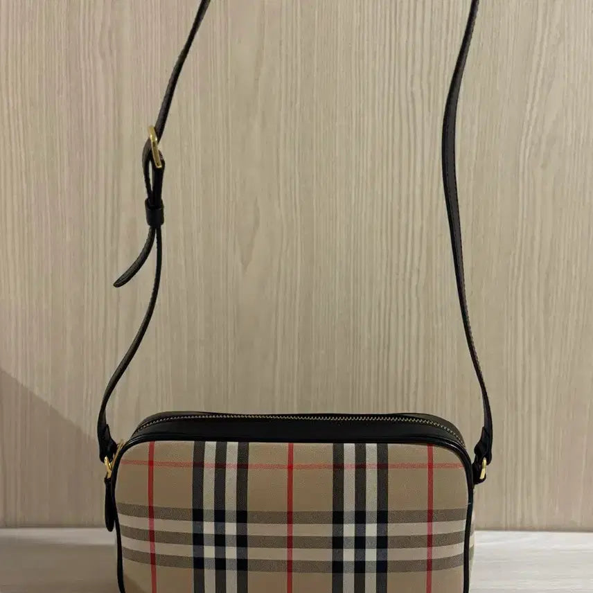 [BUNJANG] Burberry Check Camera Bag Crossbody Bag / [정품] 버버리 가방 체크 카메라백 크로스백