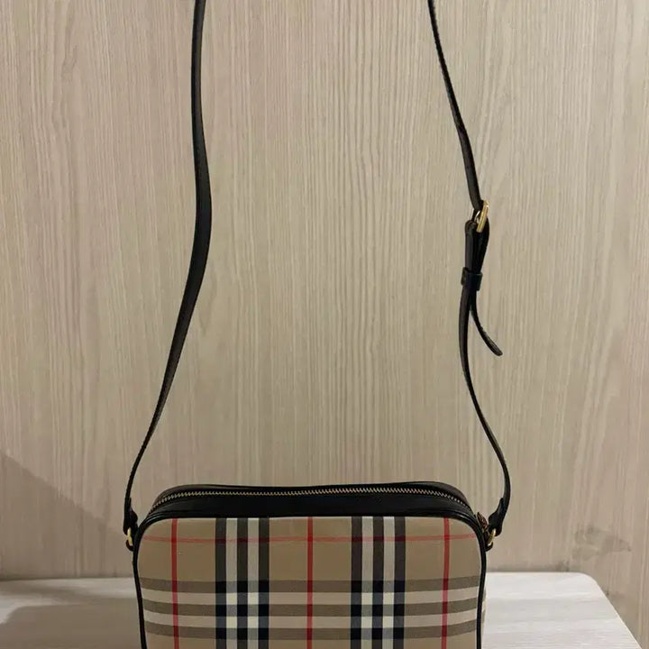 [BUNJANG] Burberry Check Camera Bag Crossbody Bag / [정품] 버버리 가방 체크 카메라백 크로스백