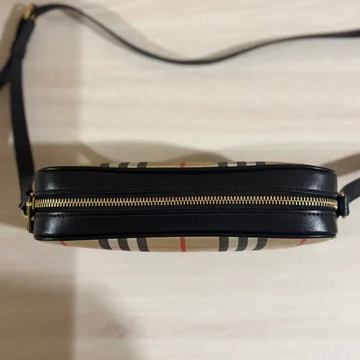 [BUNJANG] Burberry Check Camera Bag Crossbody Bag / [정품] 버버리 가방 체크 카메라백 크로스백