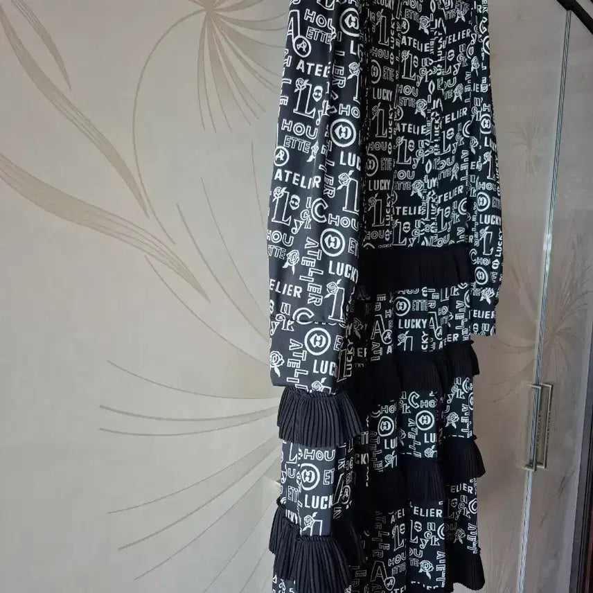 [BUNJANG] Lucky Chouette Black &amp; White Patterned Ruffle Long Dress Size 36 / 럭키슈에뜨 원피스 36,새제품 수준