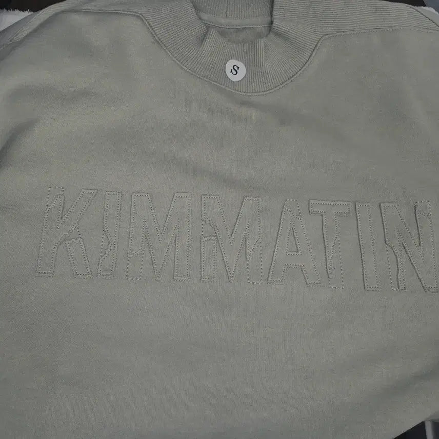 [BUNJANG] KIMMATIN Beige Sweatshirt Free Size / KIMMATIN 마틴킴   베이지 맨투맨  24